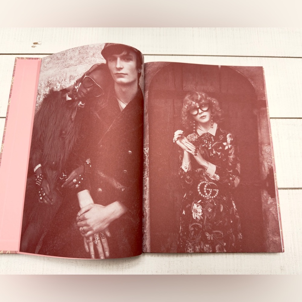 Rare Gucci Pink Star Pattern Notebook - Picture 2 of 7